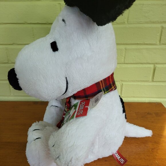 Peanuts Holiday SNOOPY Merry Christmas Scarf 18" Plush Brand New Gift Decor T7 - Picture 8 of 9